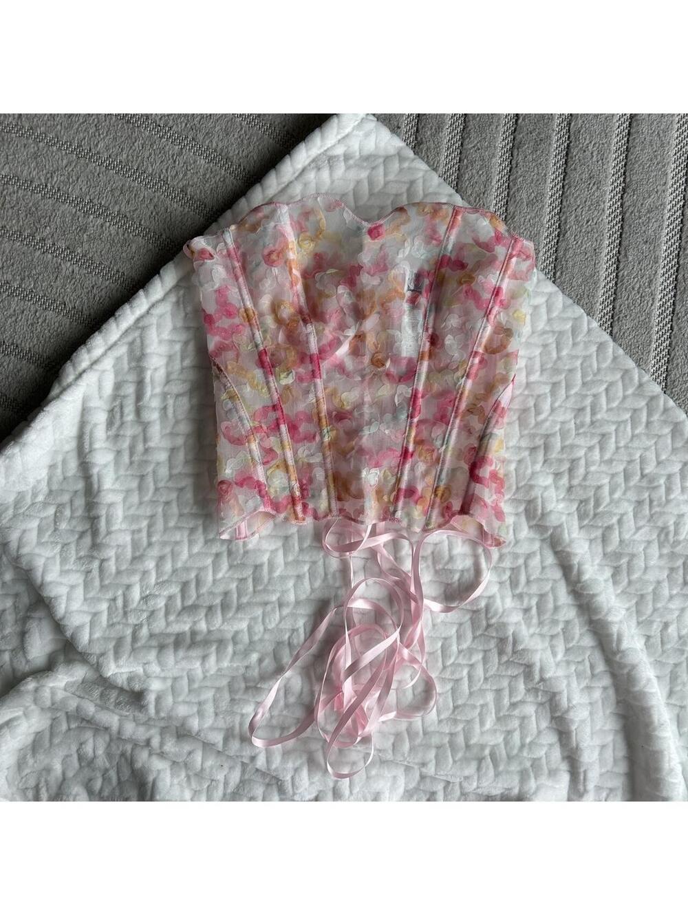 Pink and white floral corset top with ribbon ties #corsettop #floral